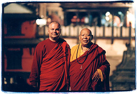 swami chetanananda with lama wangdu at pashupati